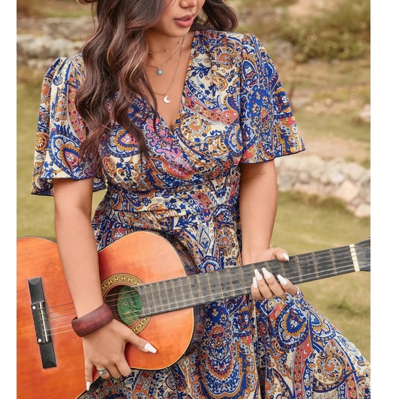 Plus Colorful Paisley print Butterfly Sleeve Maxi Dress - Picture 5 of 5